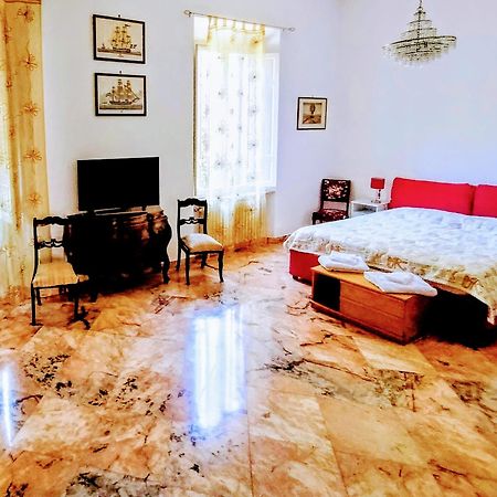 ליבורנו Gabry'S Home Three-Bedroom Big Apartment Near City Center & Train Station To Pisa And Florence & Ferries To Sardegna Corsica מראה חיצוני תמונה