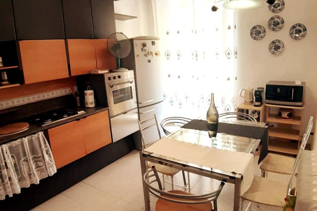 ליבורנו Gabry'S Home Three-Bedroom Big Apartment Near City Center & Train Station To Pisa And Florence & Ferries To Sardegna Corsica מראה חיצוני תמונה